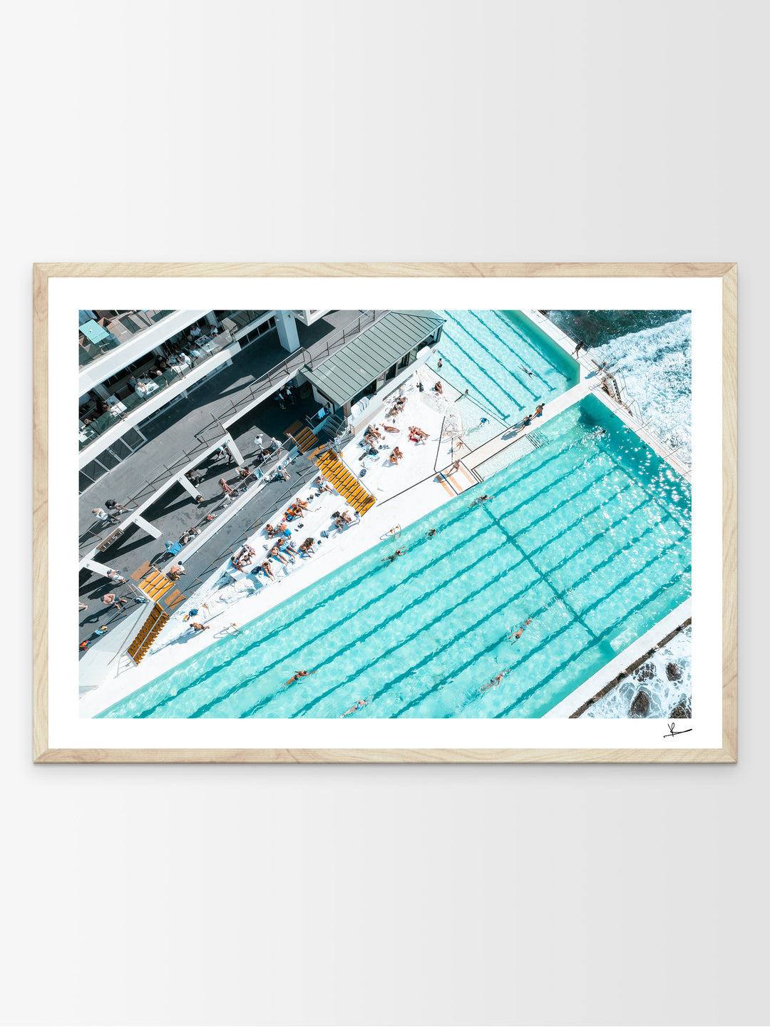 Icebergs Pool 02