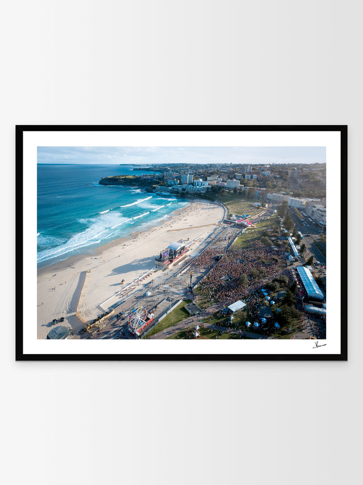 Bondi Beach Party 01 - Australia Unseen - Wall Art Print